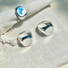 Load image into Gallery viewer, Round Signet Ring

